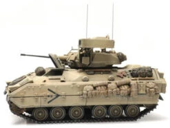 Artitec 6870265 - US Army M2 IFV Bradley Desert - HO Scale