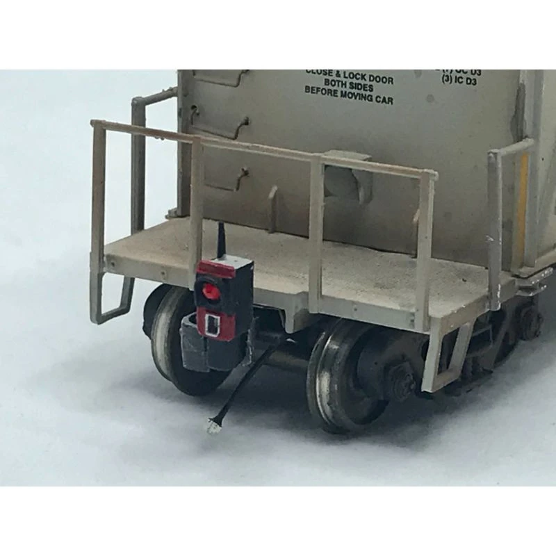MACRail 923RT - Early End Of Train Device "Red Bandit" Regular Coupler 3 Pack - HO Scale 3 MACRail 923RT - Early End Of Train Device "Red Bandit" Regular Coupler 3 Pack - HO Scale